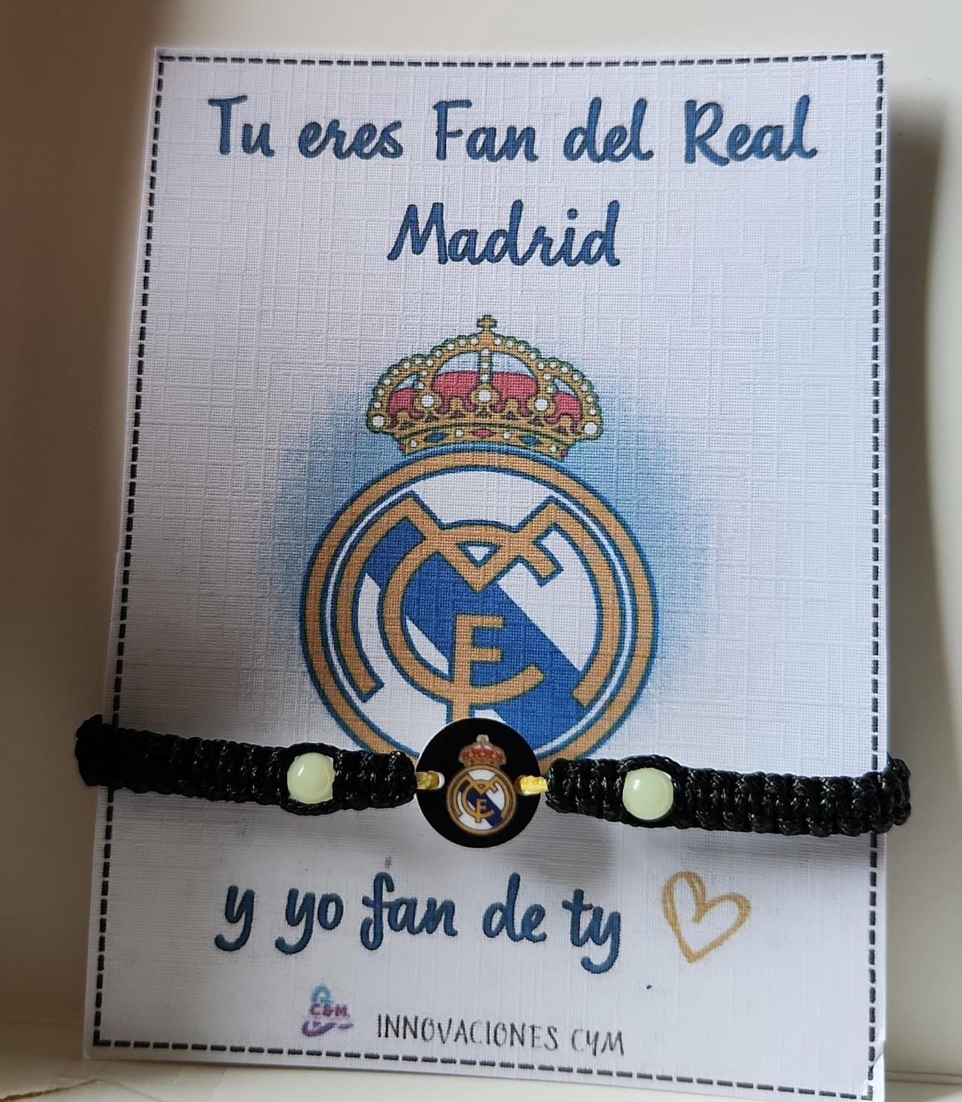 PULSERA DEL REAL MADRID CON PERLAS NEON Y CARTITA P49